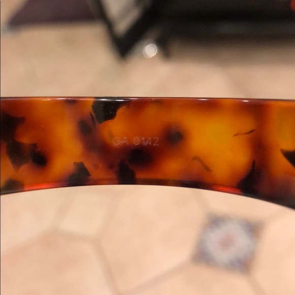 LOUIS VUITTON MARBLIZED BRACELET - Picture 8 of 8